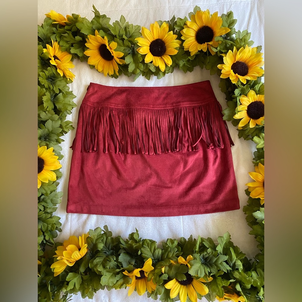 Express - Red Suede Mini Skirt With Fringe - Size Small - Picture 4 of 7
